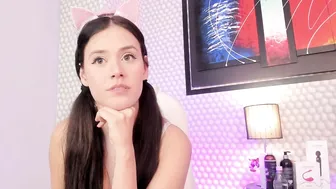 Hannadowling_gh posing on cam - (12/27/2025)