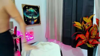 Yourprettytrish posing on cam live webcam show