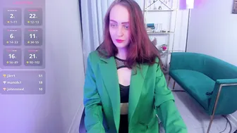 Maisiefox 06-12-2025