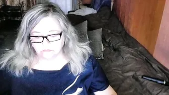 Tviks naked webcam show