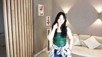 Instashorts cute live on cam