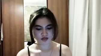 Adelinehaefner on webcam 12-27-2025