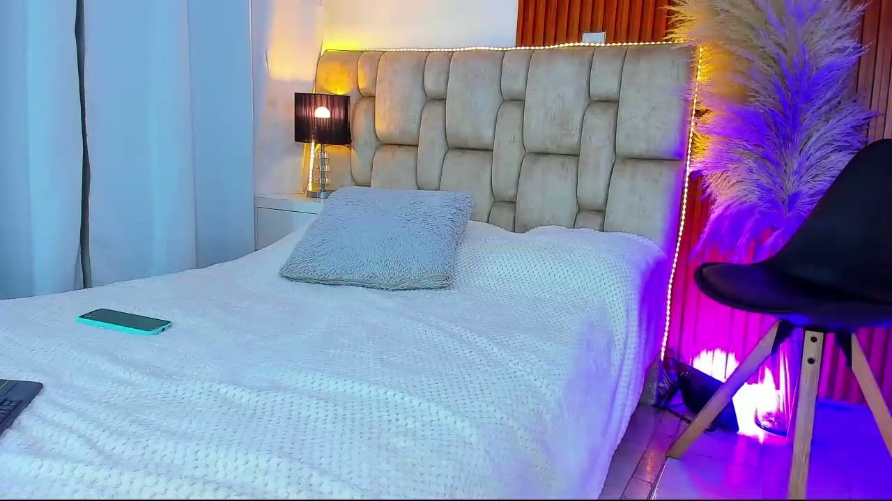 Sleeper_whitney sex cam chat 28 December 2025