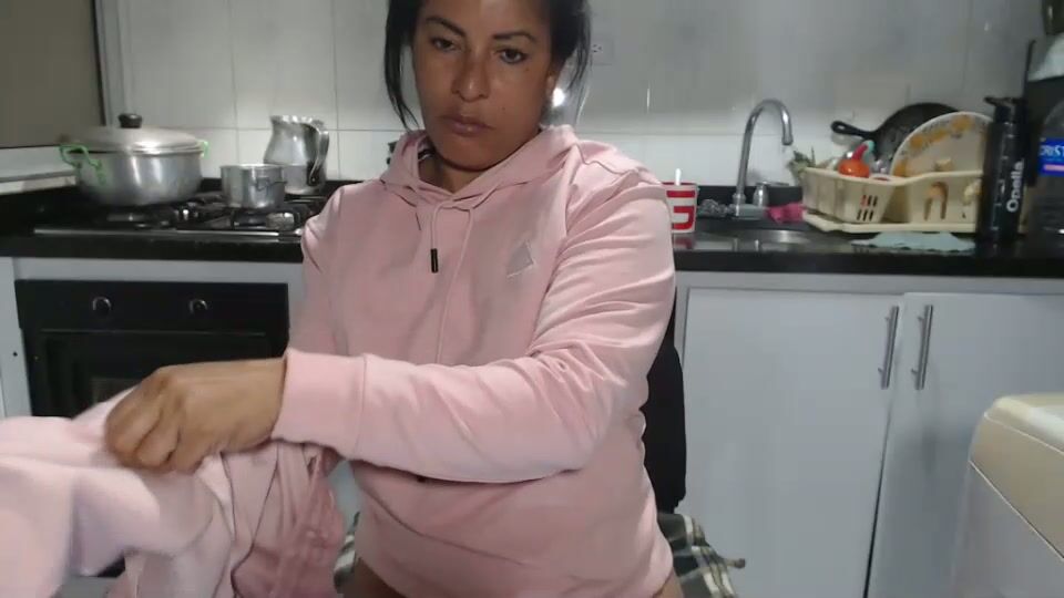 Kattleyagray posing on webcam 28 December 2025