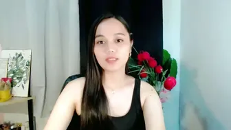 Hilarymolly (12/28/2025) asian