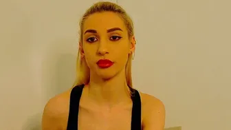 sia_a (12/28/2025) blonde