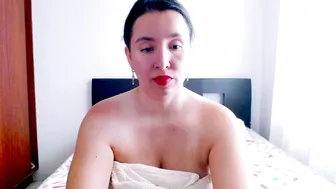emely_sexx posing on webcam (12/28/2025)
