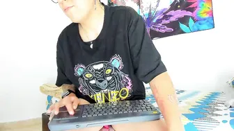 boy_trans bigclit 28-Dec-2025