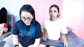 Jules_n_gia cam porn video - 29-Dec-2025