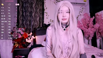 Lein_bone webcam show 29-Dec-2025