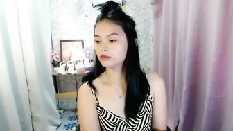 yourlovelytranspinay posing on webcam 12-29-2025