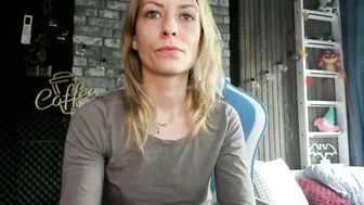 Karoline121 mistress webcam show