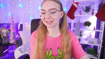 emilysunshines posing on cam 12-29-2025