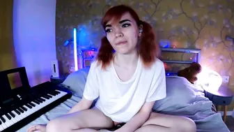 Olivka_flower shy video