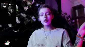 anny_kiitty_ posing on cam 12-30-2025