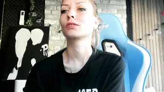 Karoline121 skinny - (12/30/2025)