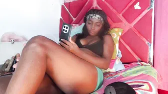 loaisisadaams interactivetoy on live cam