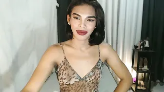 neomi_hardcock ebony - (12/30/2025)
