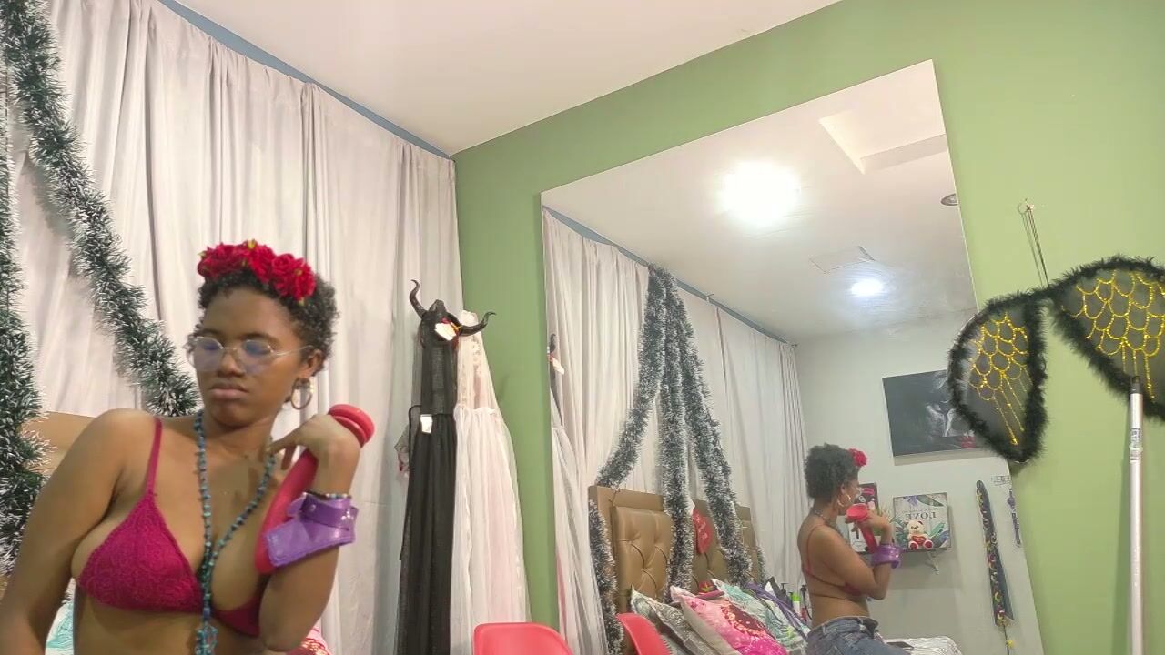 didoelizabeth cam show (12-30-2025)