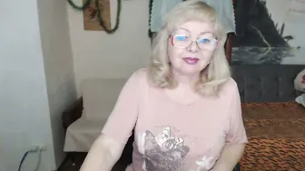 Evelynloveshy milf 01 January 2026