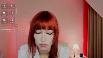 Redrubymeow posing on cam sex cam chat