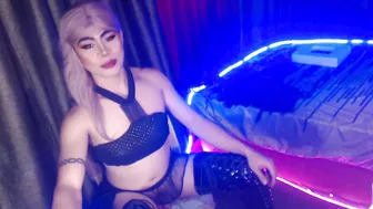 ur_dominatrix (01-02-2026)