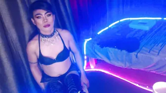 Ur_dominatrix 02-Jan-26
