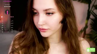 bonniecannon young posing on cam