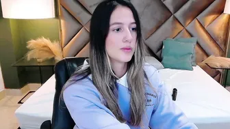 Sophia_loreenn amateur cam show 13-Jun-2025