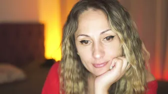 Notamericanpie23 milf posing on webcam