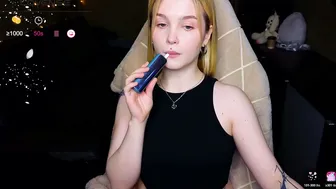 cute_summer_breathe smoke webcam chat
