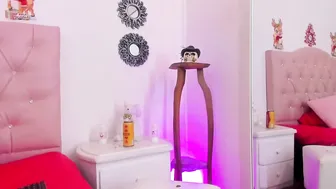Mia_collin_ slim 04-Jan-26