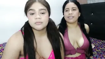 2moons_full_of_love porn video on cam