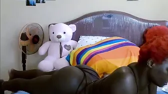 thickassvillageebony posing on webcam 01-04-2026