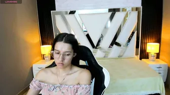 Linda4petite sex video 01/05/2026