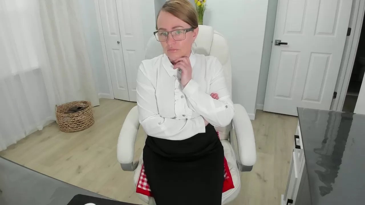 Vika7333's explosive squirt a highlight of her masturbation porn