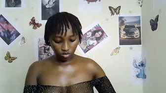 maee_y recorded nude video 550352