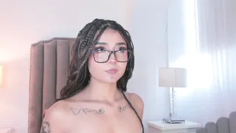 emma_torres__ on webcam 01-07-2026