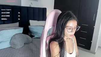 Iris8_ xxx porn cam posing on cam