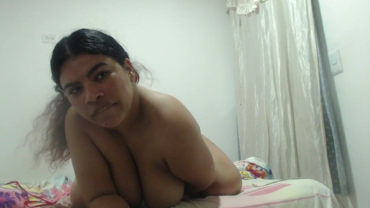 Eve_hills on webcam cam video