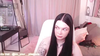michela_fruet posing on webcam 01-08-2026