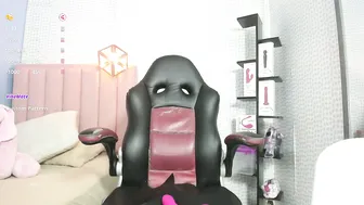 megancero posing on cam 01-08-2026