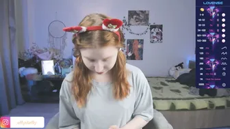 callmeeffy redhead posing on webcam