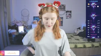 callmeeffy redhead posing on webcam