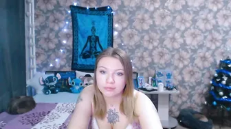 Aalicebubble smoke hot webcam video