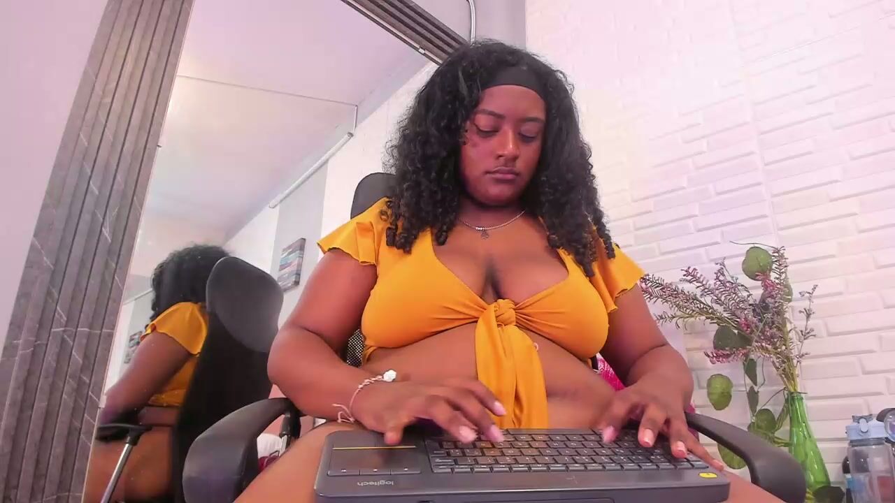 Natashavelmont bbw (01/08/2026)