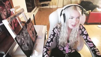 Tinykylie gaming - 06-15-2025