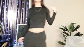 luna_lust_21 nicemusic posing on cam