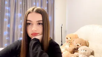 Little_anioneta webcam show 09-Jan-26
