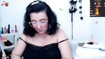 mom_17 recorded nude video 563350